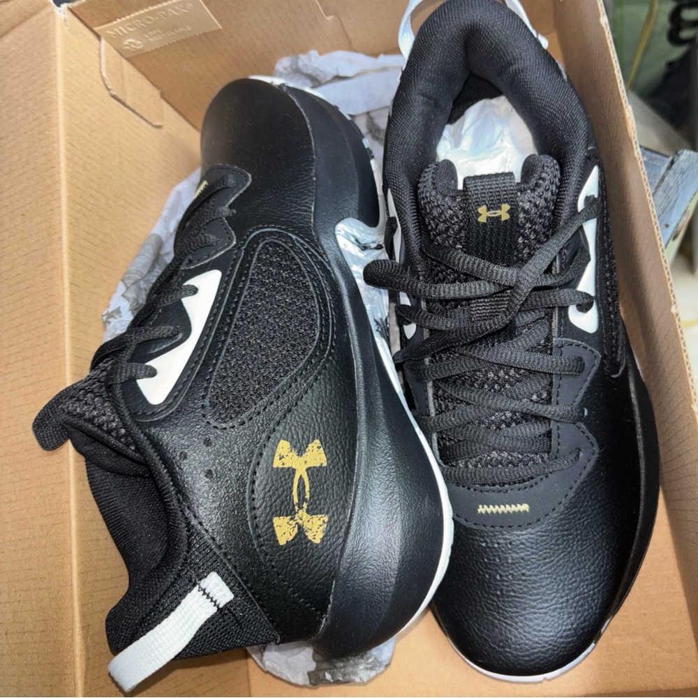 Under Armour Kids Black and Gold Sneakers